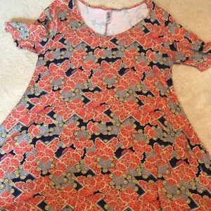 Lularoe classic tee